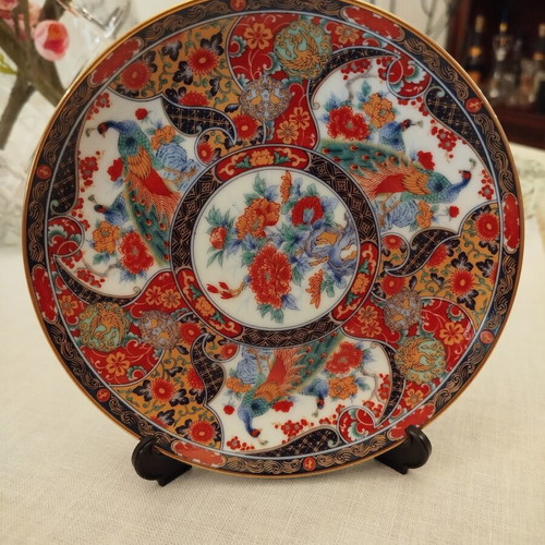 Imari porcelain decorative plates set of 2 like new