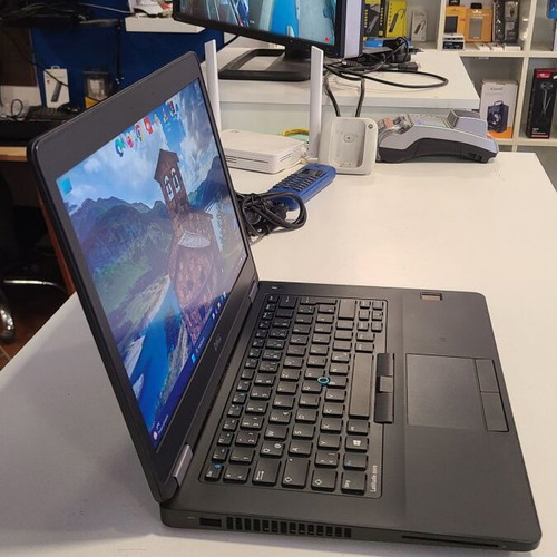 Dell Latitude 5470 14inch i5 laptop like new, 8GB RAM, 256GB SSD, Windows 11 Pro