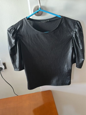 Pink Woman black blouse XS, new with puffed sleeves