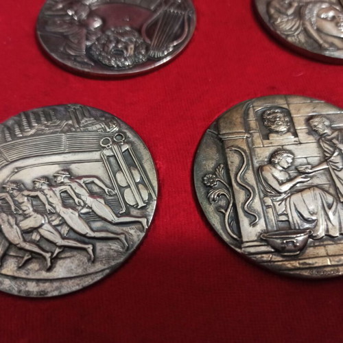 Greek Culture Collection Case with 9 Medals new