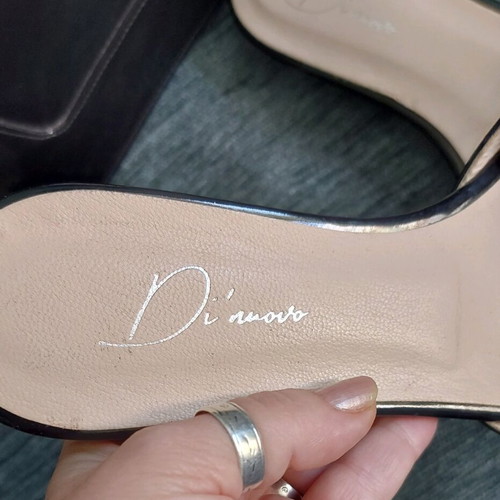 Di'nuovo women's sandal-type slippers like new, size 39