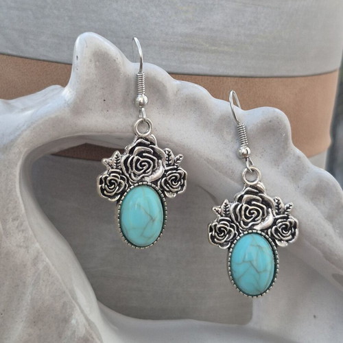 Boho Earrings new with turquoise beads and silver color