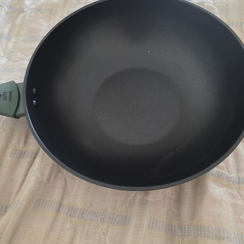 Wok pan Glow and Beauty with green handle, nonstick, new