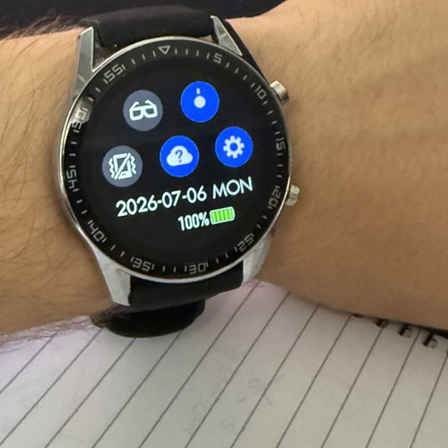 3guys Smartwatch like new with rubber strap and stainless steel band
