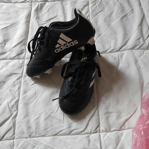 Adidas football shoes size 28 like new, black