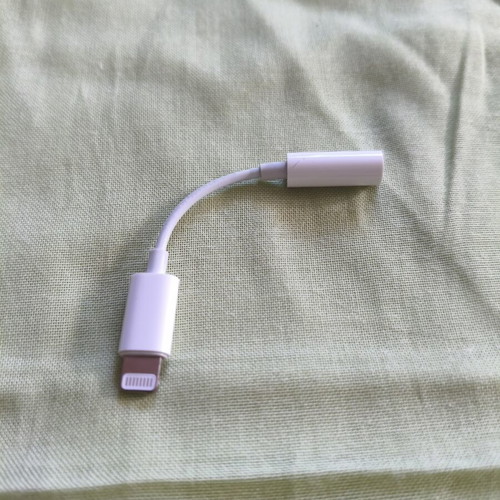 Iphone adapter to 3.5 mm headphone jack