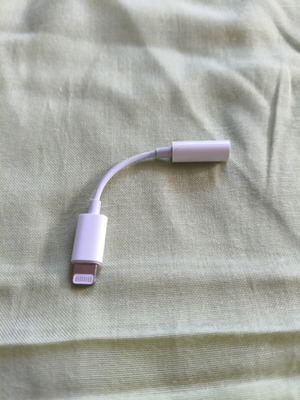Iphone adapter to 3.5 mm headphone jack