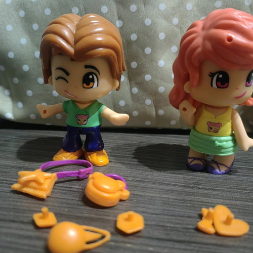 Pinypon mix is max collectible figures like new, 2 pieces