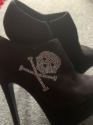 Ankle boot with platform black like new