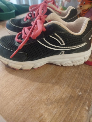 Energetics kids athletic shoes size 29 like new, black and pink