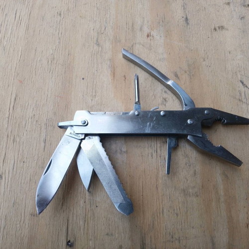 Multitool like new for various tasks