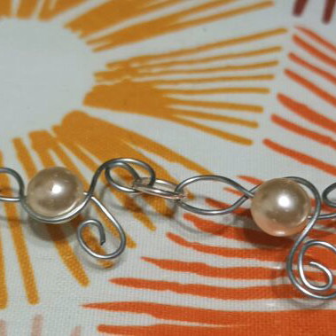 Handmade bracelet with pearls like new