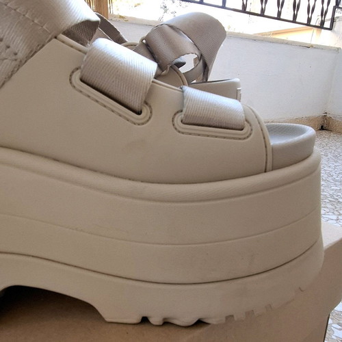 Ugg Women's Platform Beige Like New