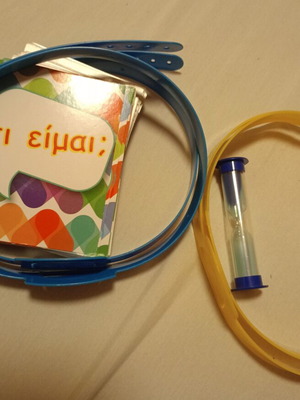 Ti Eimai board game like new with 66 cards and hourglass