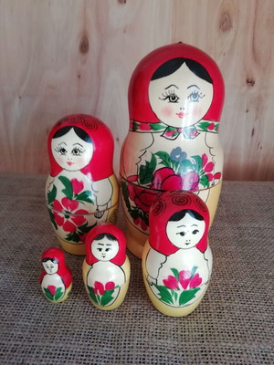 Vintage wooden Babushka 5 dolls like new
