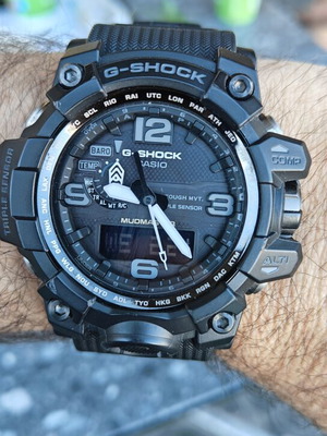 Casio GWG-1000-1A1 G-Shock Mudmaster Solar Triple Sensor MultiBand 6 stealth edition like new