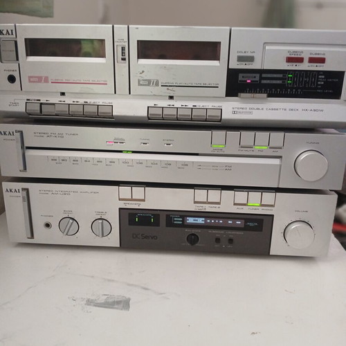 Ενισχυτής Akai AM-U310 σαν καινούργιος, 2 x 40 watts