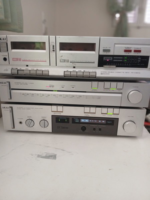 Ενισχυτής Akai AM-U310 σαν καινούργιος, 2 x 40 watts