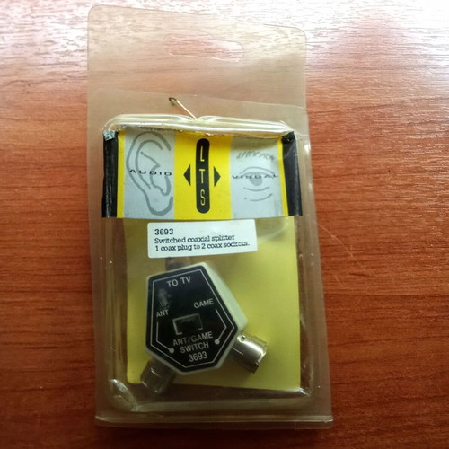 Adaptor 1 coax to 2 coaxial RF antenna plug new