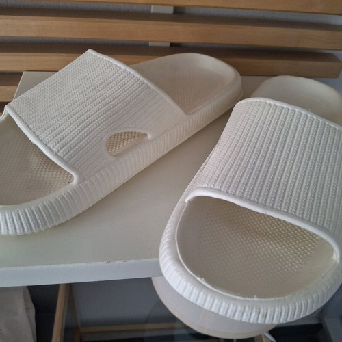 Slippers size 40-41 new, white, non-slip, lightweight