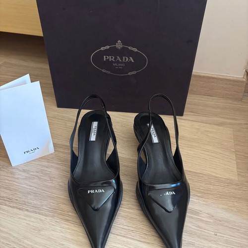 Prada mules size 38 like new, black kitten heel shoes