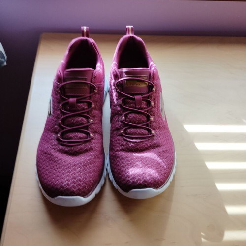 Skechers sneakers size 40 used, burgundy
