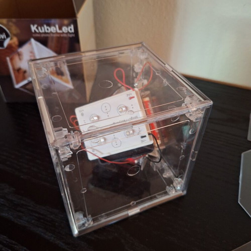 Photo rotation device like new, cube frame with light