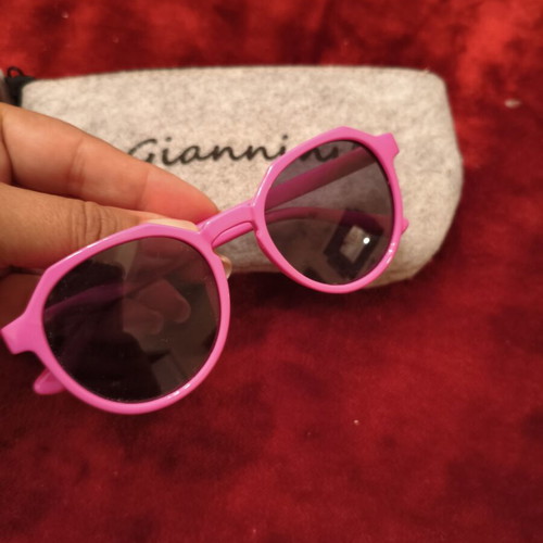 Giannini polarized cat.3 kids sunglasses like new, fuchsia with case