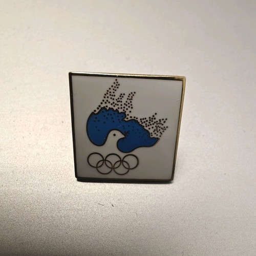 Olympic Trace collectible pin like new, Olympic truce lapel badge