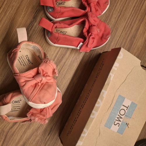 Toms kids espadrilles like new, 2 sizes, pink