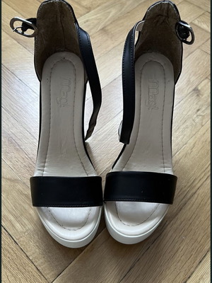 Platform sandals new, black and white, size 37