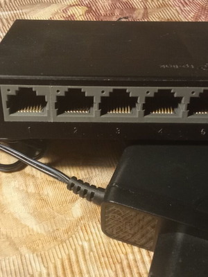 TP-Link LiteWave LS1005G 5-port Gigabit Ethernet switch