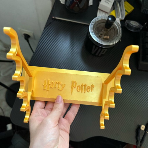 Harry Potter display stand like new for wands and collectibles