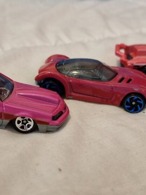 Pink Hot Wheels toy cars like new, pink color