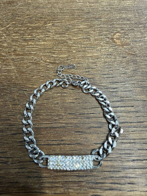 Steel bracelet used with zirconia, silver color