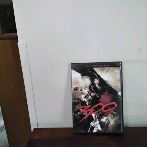 300 DVD special edition like new with Greek subtitles