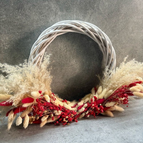 Decorative flower wreath like new with dried flowers
