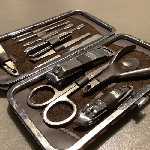 Men's professional nail and face care set like new