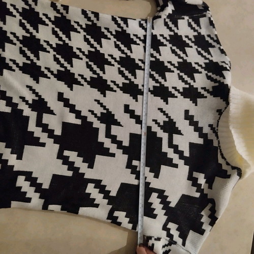 Knitted turtleneck sweater black and white like new