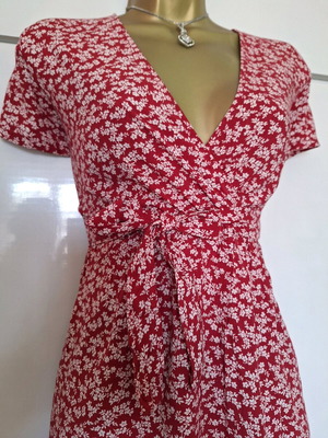 Red floral wrap dress with waist belt size small 36 - 38 used