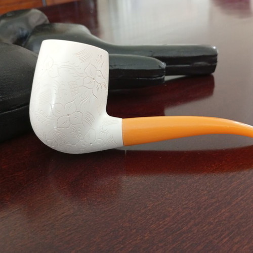 Meerschaum pipe new, hand-carved with floral design
