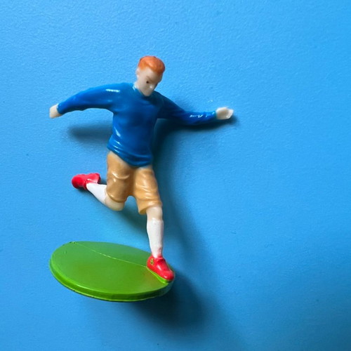 Football game like new with book, 9 players, referee, ball and play surface