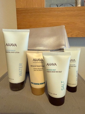 Ahava gift set καινούργιο με mineral body lotion, liquid dead sea salt, mineral hand cream, purifying mud mask