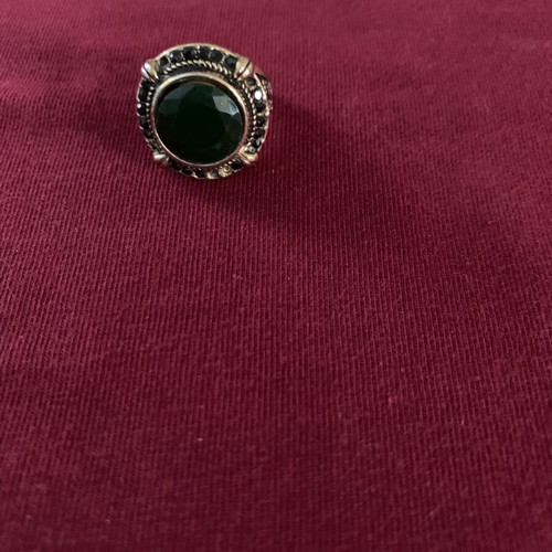 Vintage rings with green and burgundy stones like new