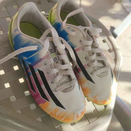 Adidas football shoes like new, size 29