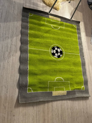Children's rug football field like new 170x133 or 133x170
