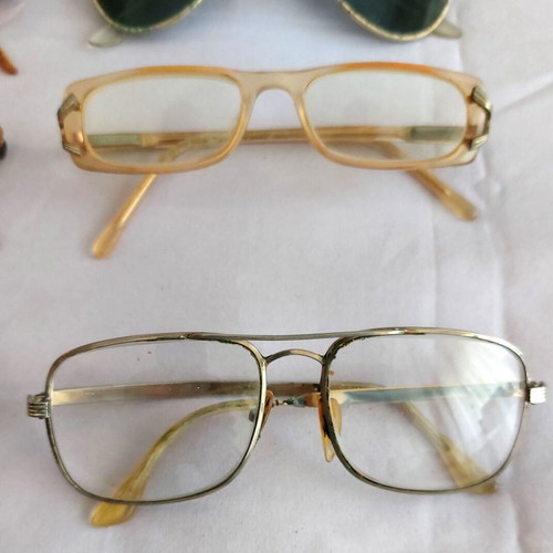 Eyeglass frames used, pack of 8 with lenses
