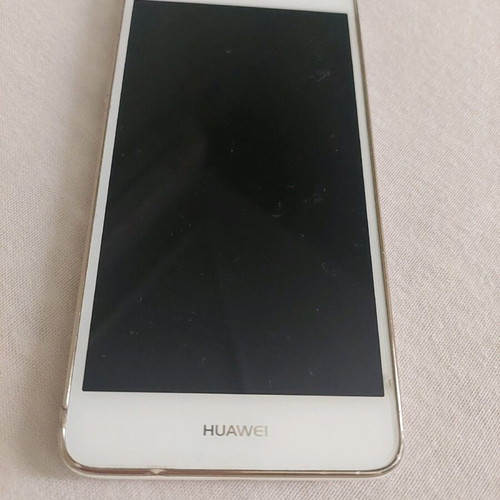 Huawei Y6 used, white, Android 6.0, 16GB, 7.9 MPixel camera