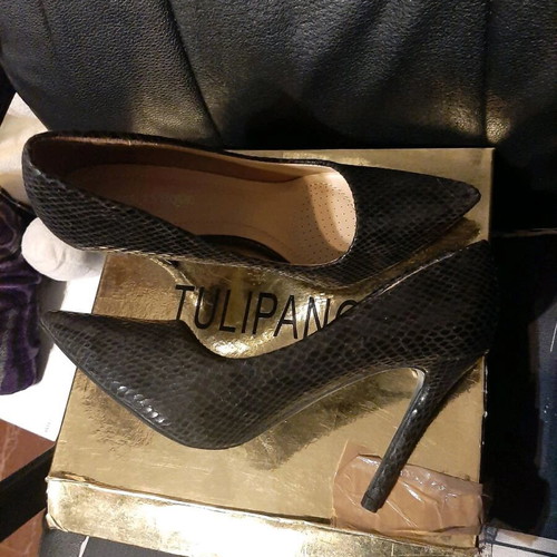 Black high heel shoes like new, size 39, crocodile pattern