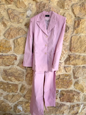 Women's pink suit like new, vintage 90s minimal style